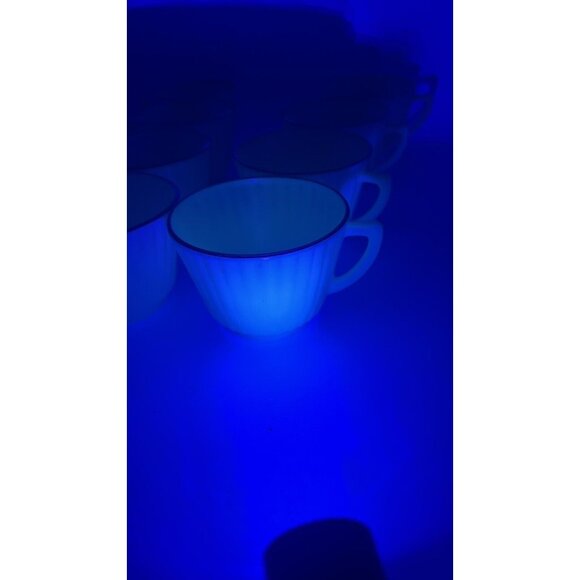 Set of 8 Vintage Macbeth Evans Milk Glass Tea Cups with Gold Trim - Picture 4 of 5